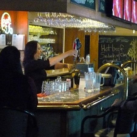 Ptarmigan Inn Hay River Buitenkant foto