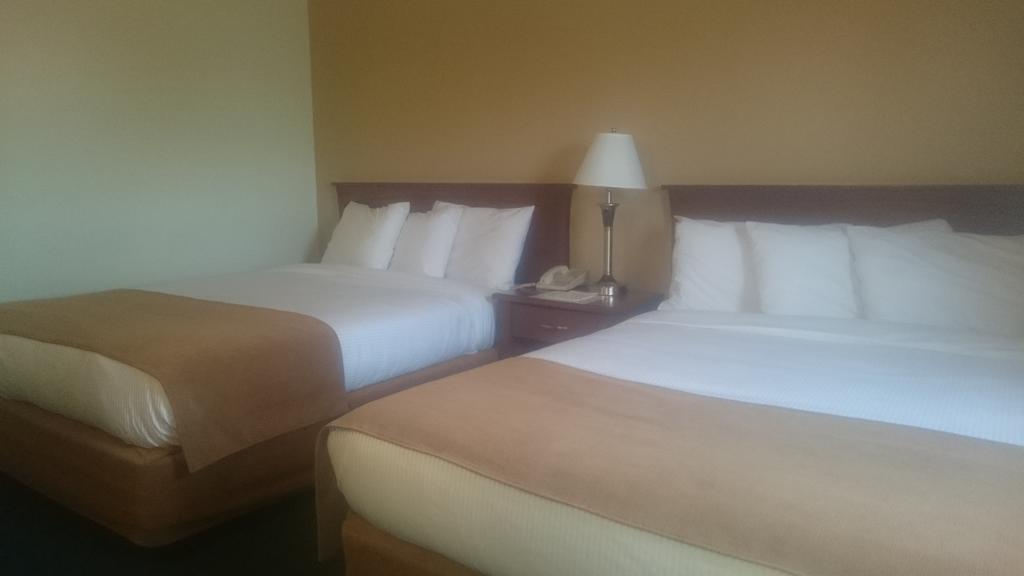 Ptarmigan Inn Hay River Kamer foto