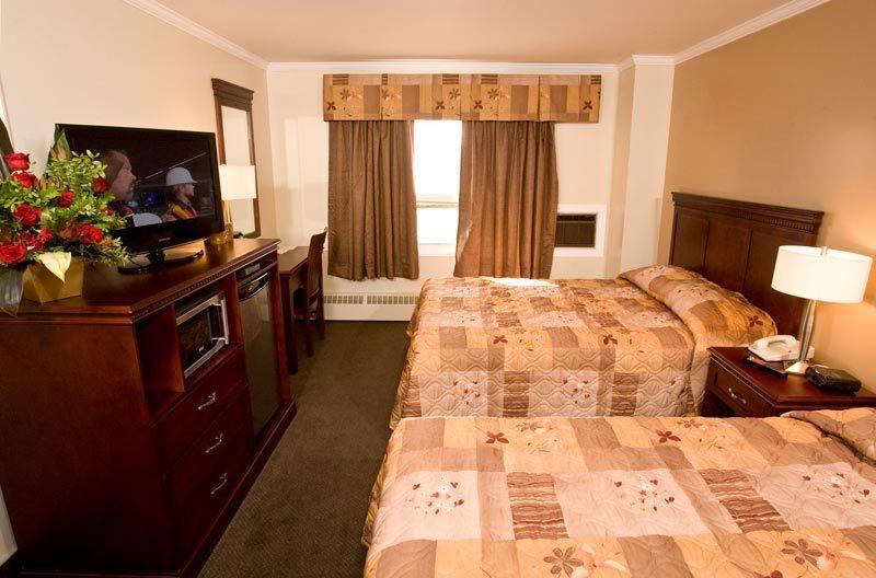 Ptarmigan Inn Hay River Buitenkant foto