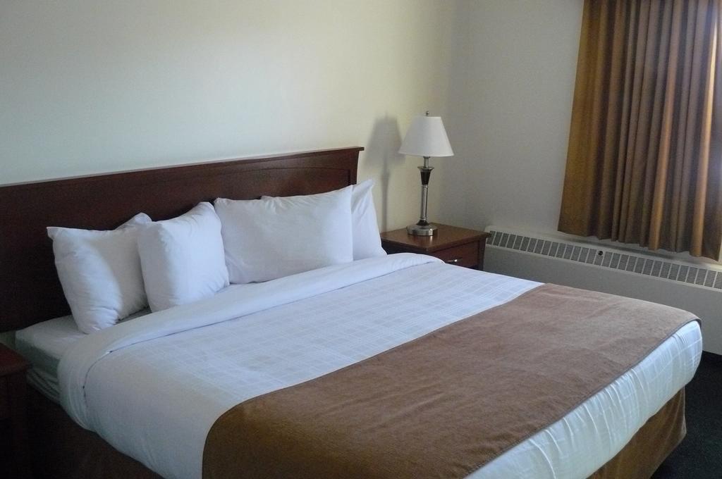Ptarmigan Inn Hay River Kamer foto