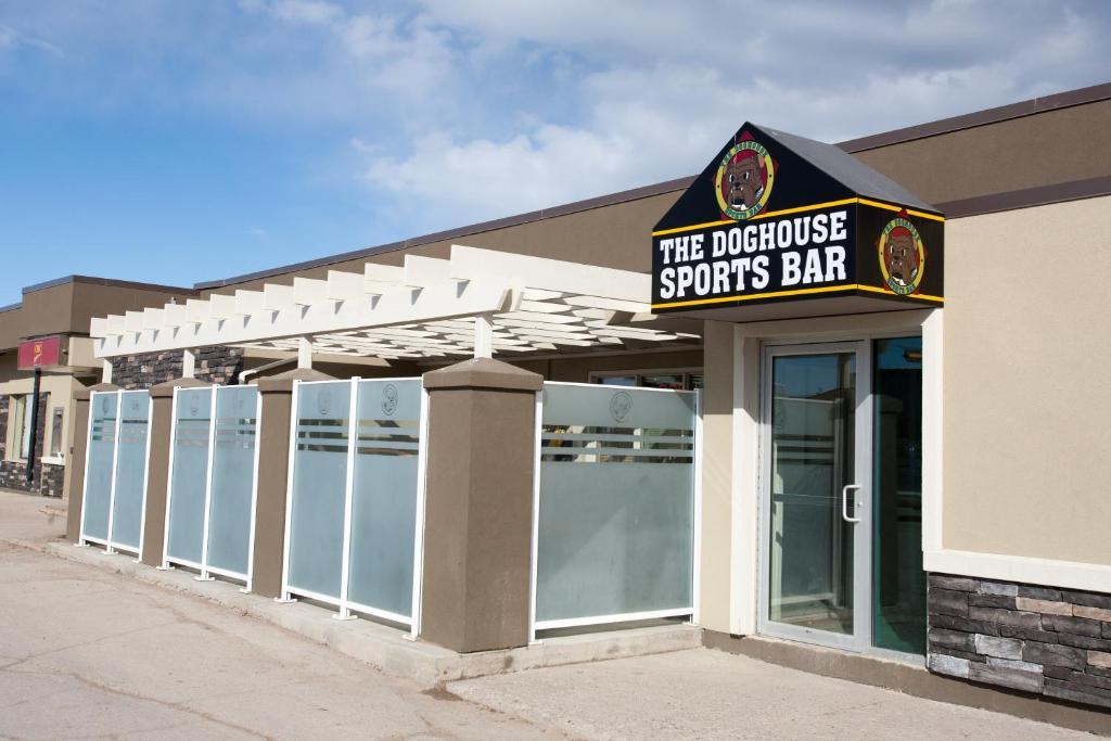 Ptarmigan Inn Hay River Buitenkant foto