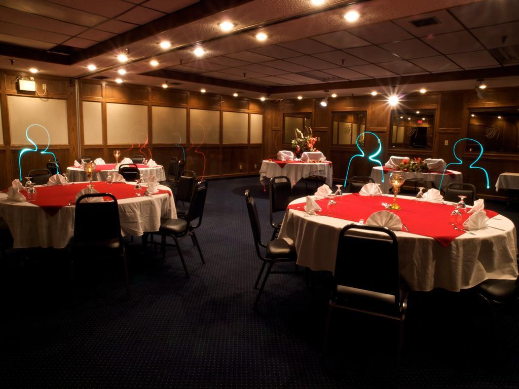 Ptarmigan Inn Hay River Buitenkant foto